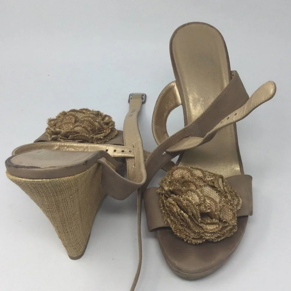 Stuart Weitzman Beige Leather Wedge Sandal 8.5M
